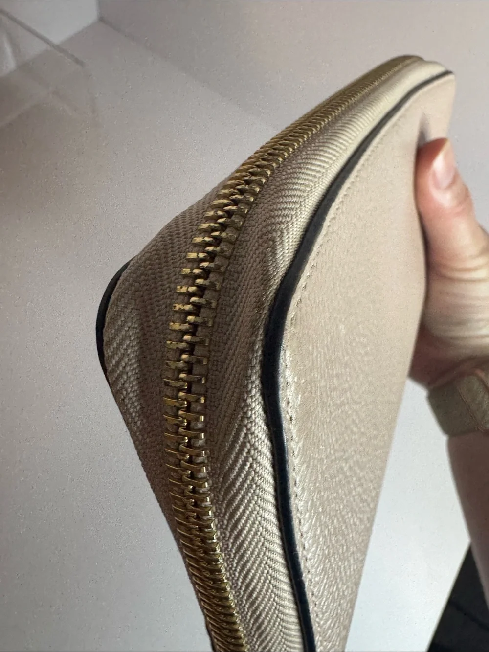 #375 Michael Kors Jet Set Travel Pebbled Leather Wristlet Wallet